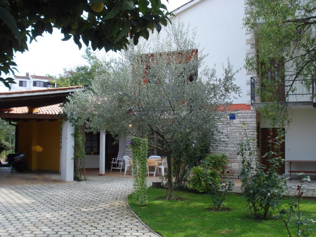 Sandra House With Apartment Umag Exterior photo